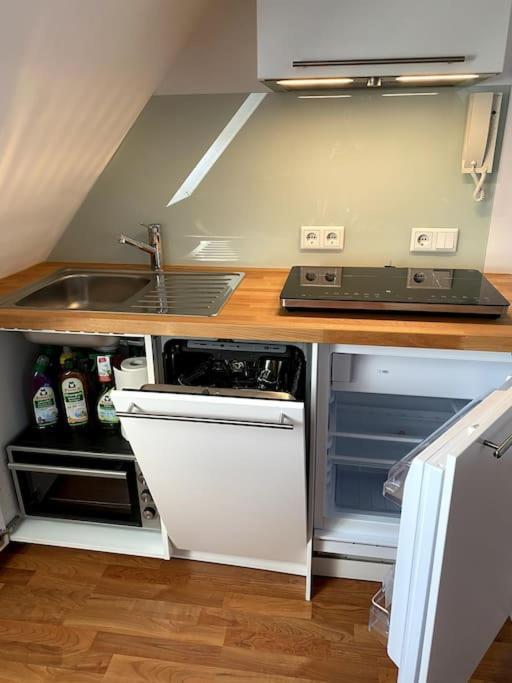 Super Zentral Begehrte Wohnlage Parkplatz Vor Haus Apartamento Nuremberga Exterior foto