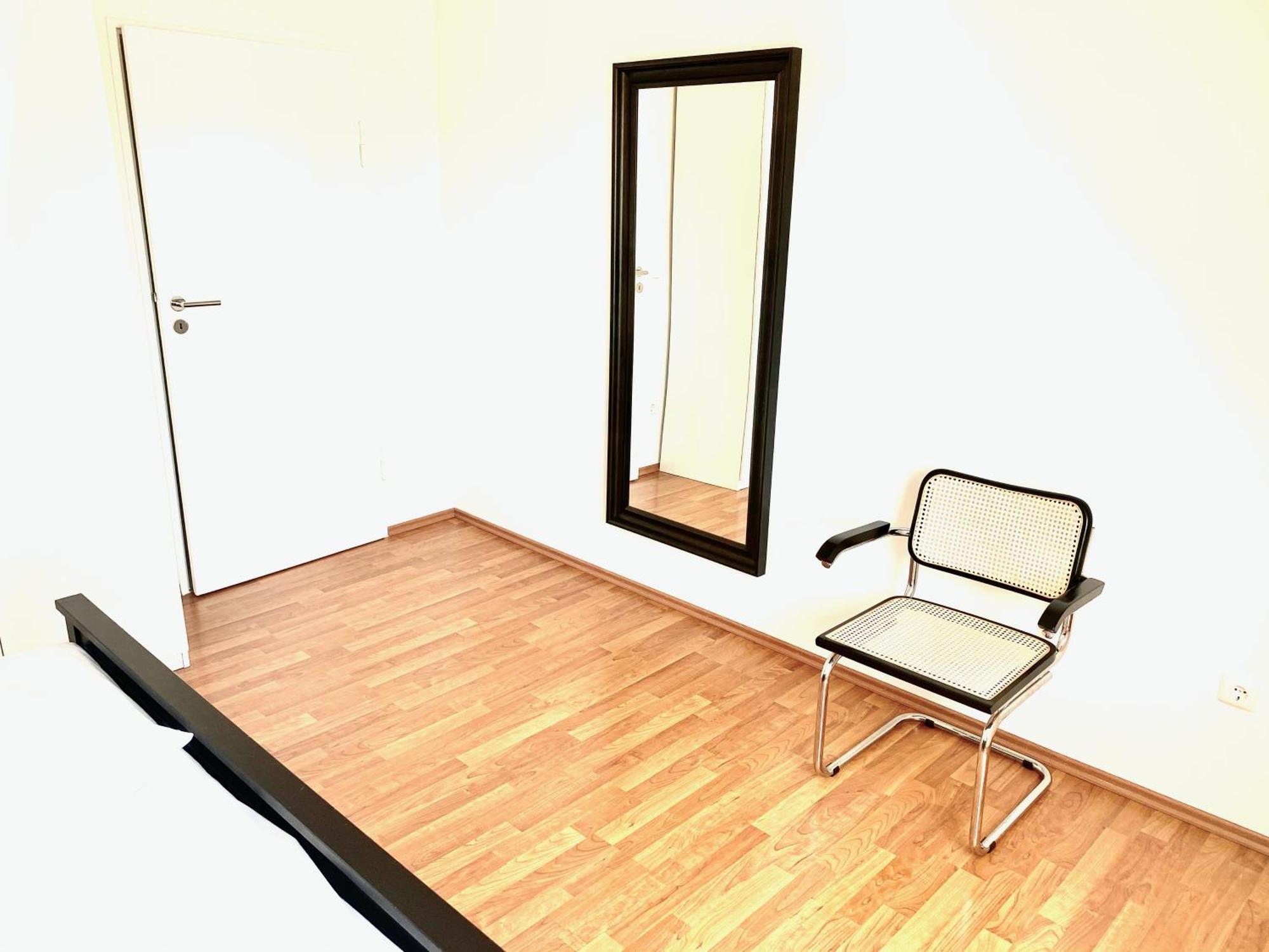 Super Zentral Begehrte Wohnlage Parkplatz Vor Haus Apartamento Nuremberga Exterior foto